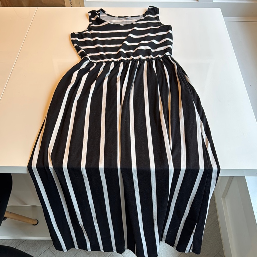 Black and White Striped maxi Dress